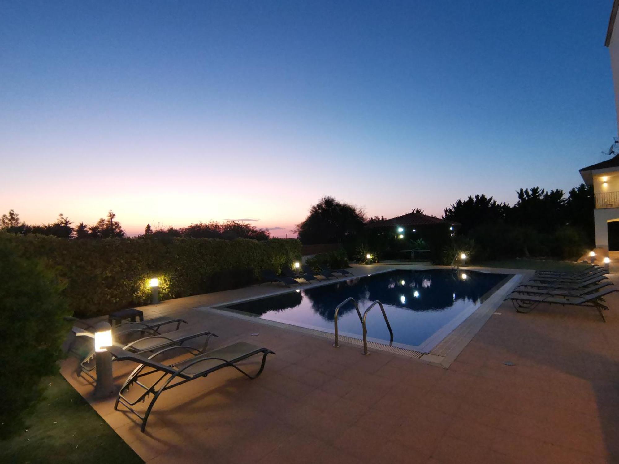 Orchard Blossom Private Villa With Pool Phrenaros Eksteriør bilde