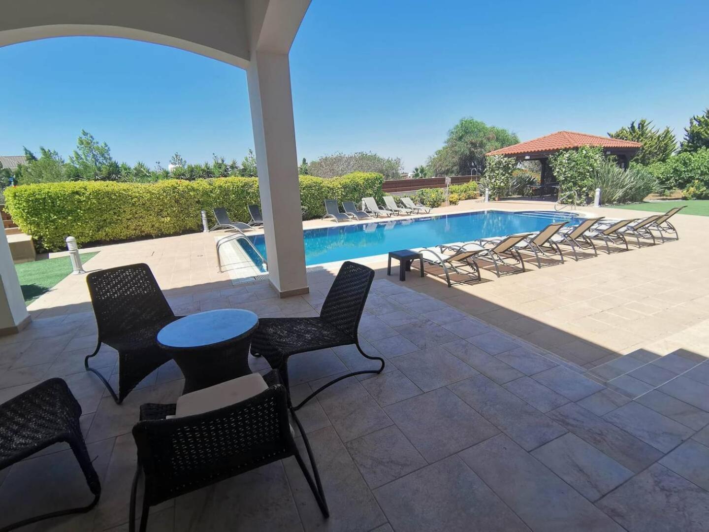 Orchard Blossom Private Villa With Pool Phrenaros Eksteriør bilde