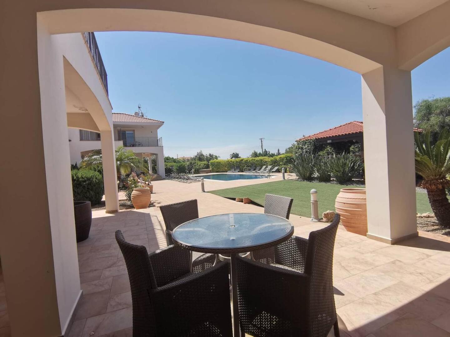 Orchard Blossom Private Villa With Pool Phrenaros Eksteriør bilde